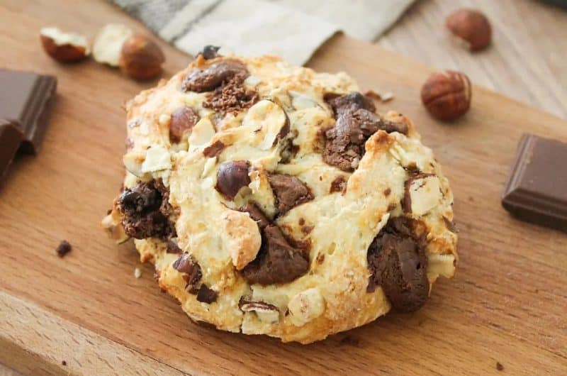 Petit pain express aux noisettes et chocolat 