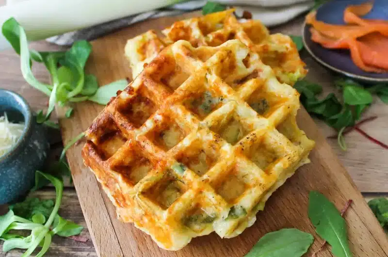 Gaufres healthy salées aux poireaux, saumon fumé et mozzarella