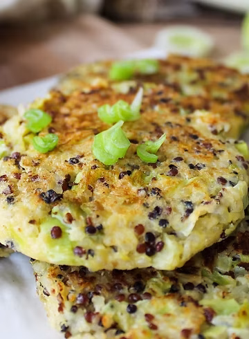Galettes de quinoa, poireaux et chèvre frais