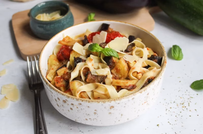 Pâtes fraîches à la ratatouille et au parmesan 