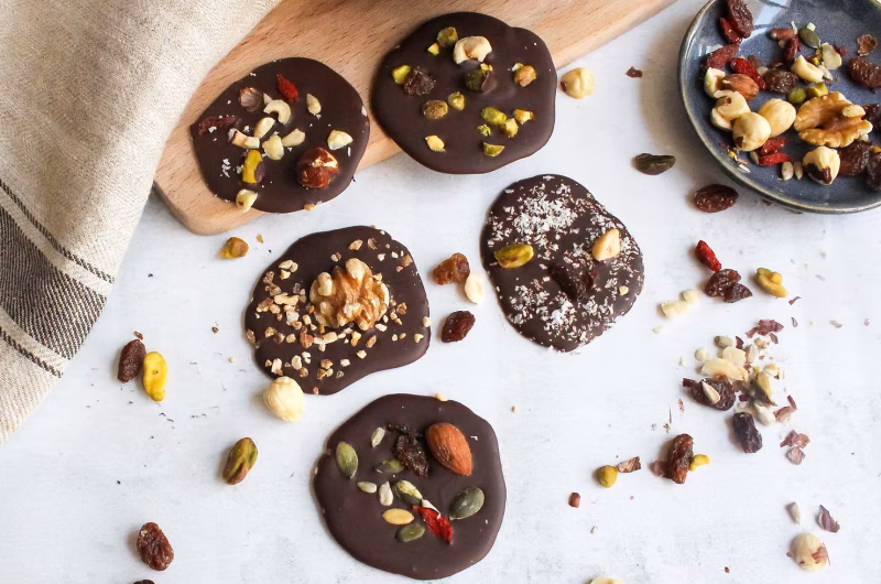 Mendiants au chocolat maison (recette facile et gourmande)