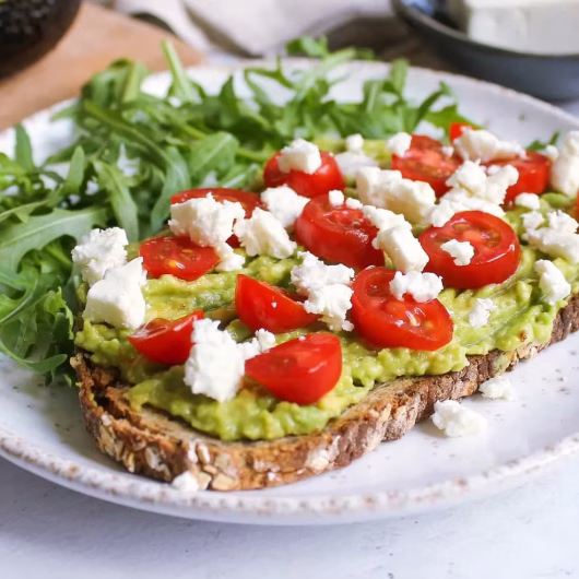 Tartine Avocat Tomates cerises et féta