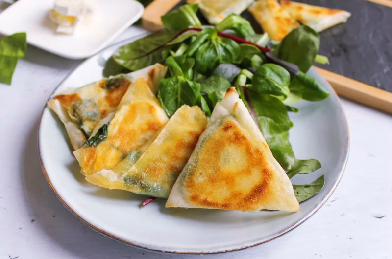 Bricks aux épinards, chèvre et miel