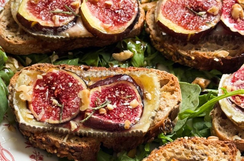Toasts à la tomme, figues, miel et noix (au four ou au airfryer)