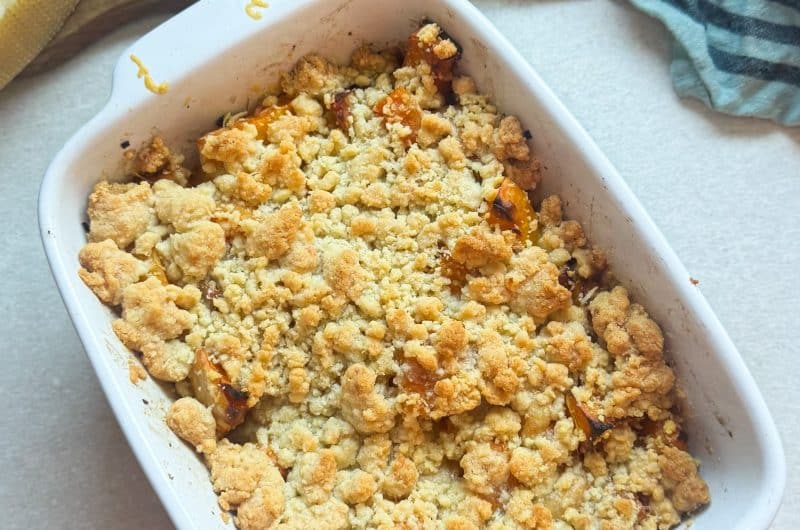 Crumble salé à la courge, comté et parmesan