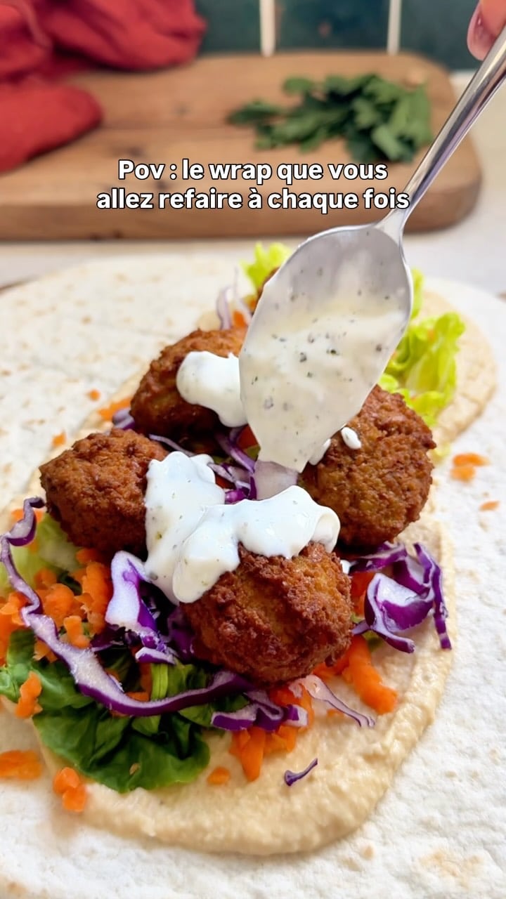 Incroyable /10 ❤️‍🔥

C’est clairement LE wrap que je fais à chaque fois que je pars en déplacement ou que je fais un pique nique ! 

Une base wrap, du houmous, des crudités, des falafels, une sauce yaourt et herbes citronnée et des herbes et ça suffit pour se RÉGALER ! 

Ca vous tente ? 

—-

Recette de wraps houmous, crudités et falafels : une super idée de repas à emporter pour se régaler même en pique nique ! 

#wrap #ideerepas #wrapfalafel #rééquilibragealimentaire #recettefacile