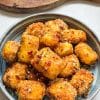 Bouchées de halloumi croustillantes au miel pimenté