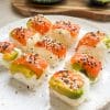 Sushis dans un moule à glaçons, saumon, avocat et cream cheese