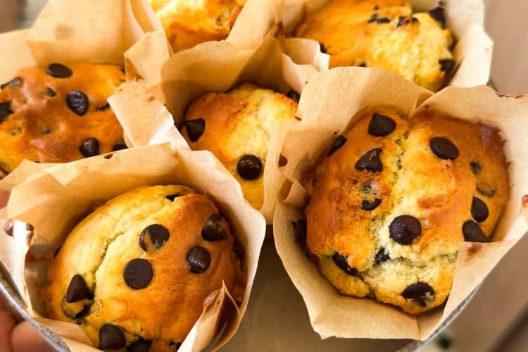 Muffins au Airfryer aux pépites de chocolat moelleux