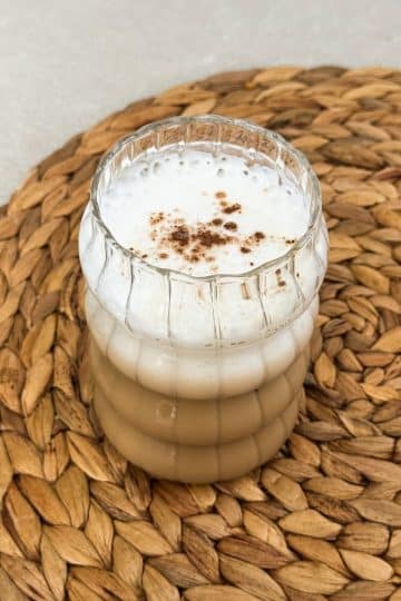 Cappuccino vanille maison avec mousse de lait