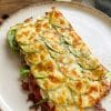 Wrap de courgettes et mozzarella garni
