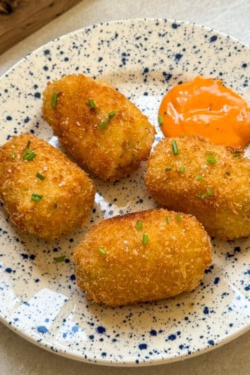 Croquetas de jambon espagnoles dorées et croustillantes