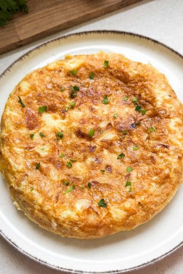 Tortilla espagnole aux pommes de terre et à l'oignon