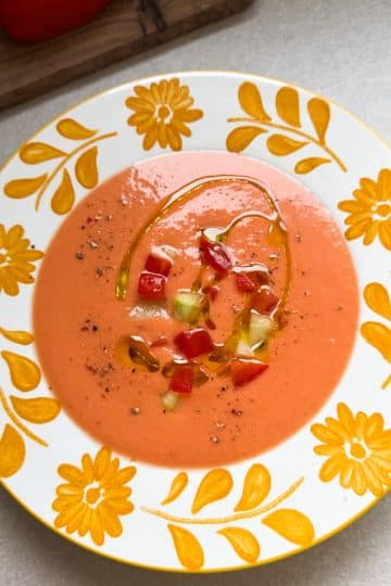 Gaspacho andalou aux tomates, poivron et concombre
