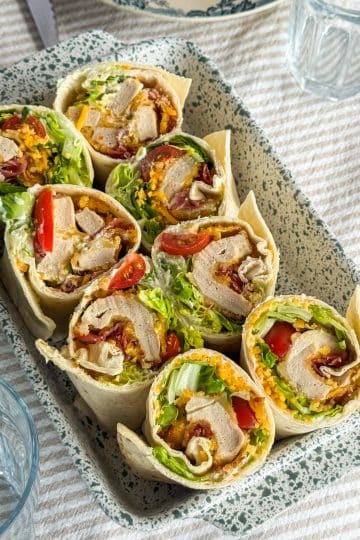 Wrap poulet pané au cheddar et sauce parmesan